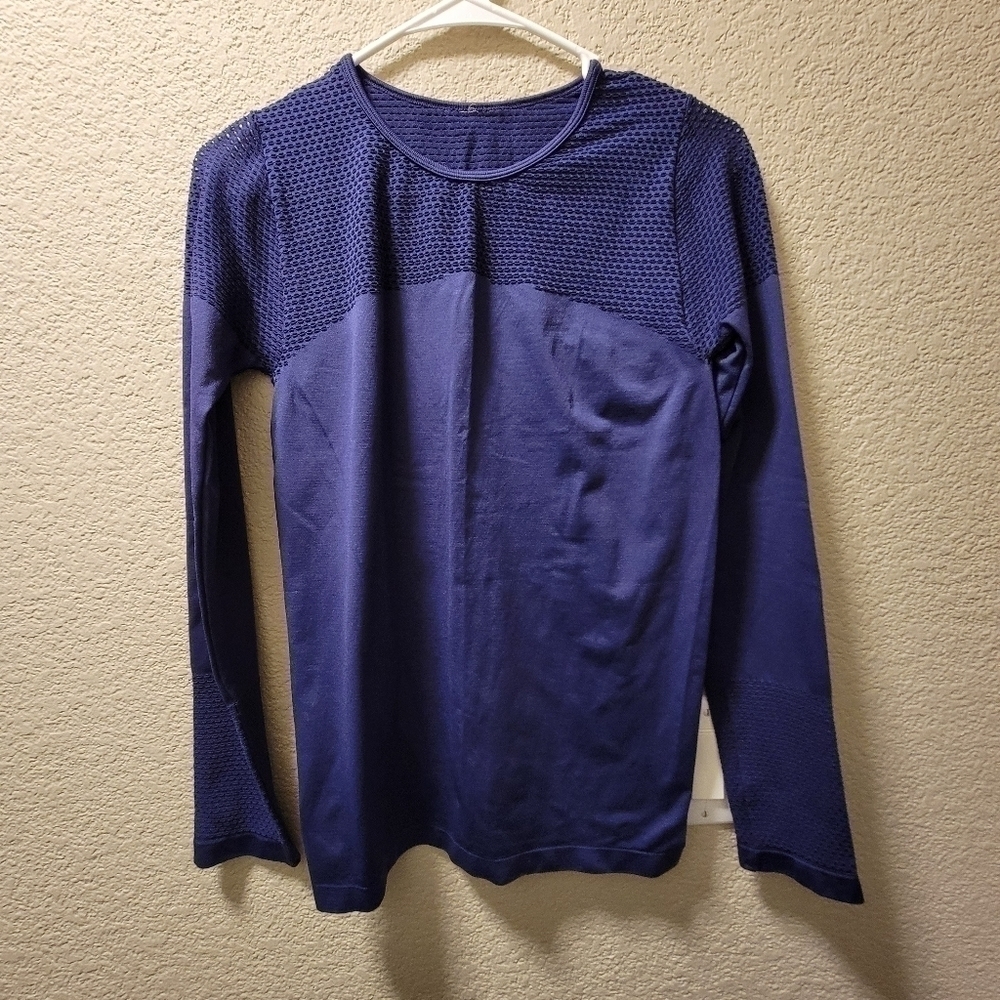 Fabletics Musetta Seamless Long Sleeve Mesh Shoulder Cuff Size Medium, Blue